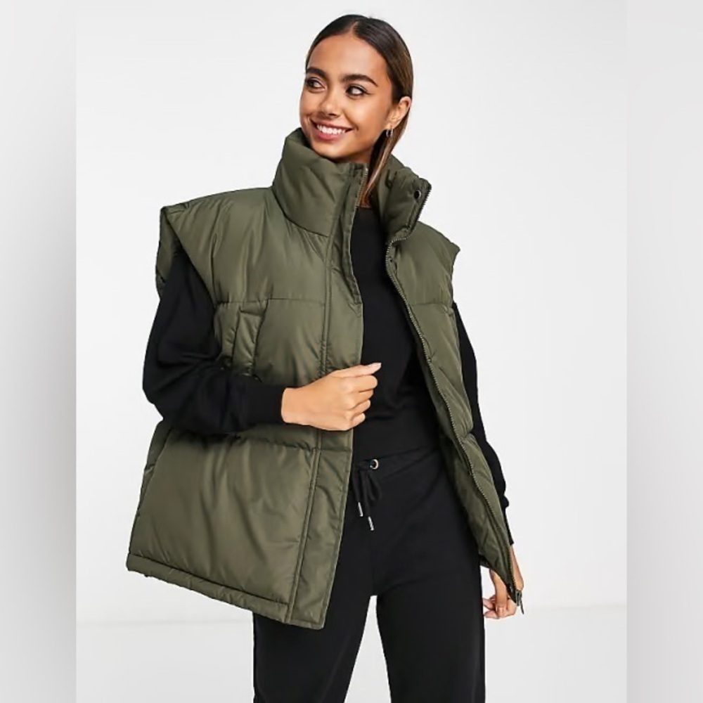 NWT Brave Soul Olive Puffer Vest XS – Oversized Fit, High Neck, Sold Out Online